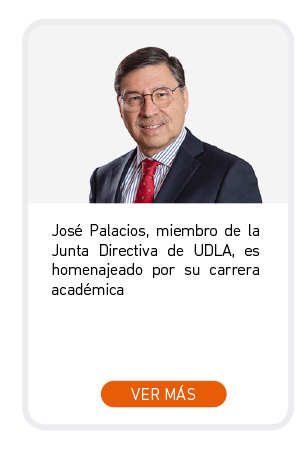 José Palacios, miembro de la Junta Directiva de UDLA, es homenajeado por su carrera académica